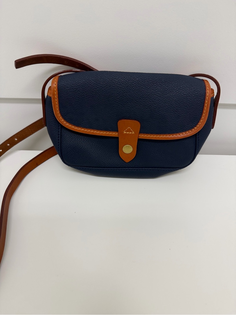 Vintage Dooney & Bourke Navy Crossbody Bag with Tan Trim - Picture 2 of 8